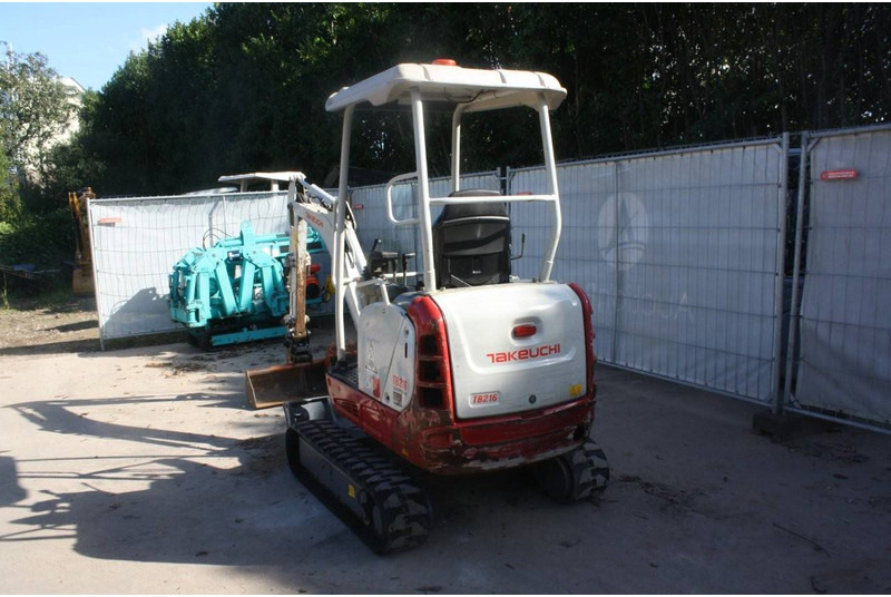 Takeuchi TB216 - Мини-экскаватор: фото 3 Takeuchi TB216 - Мини-экскаватор: фото 3