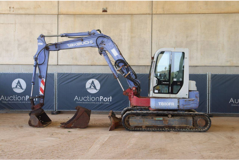 Takeuchi TB80FR - Гусеничный экскаватор: фото 2 Takeuchi TB80FR - Гусеничный экскаватор: фото 2