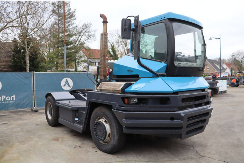 Терминальный тягач Terberg RT222: фото 7 Терминальный тягач Terberg RT222: фото 7