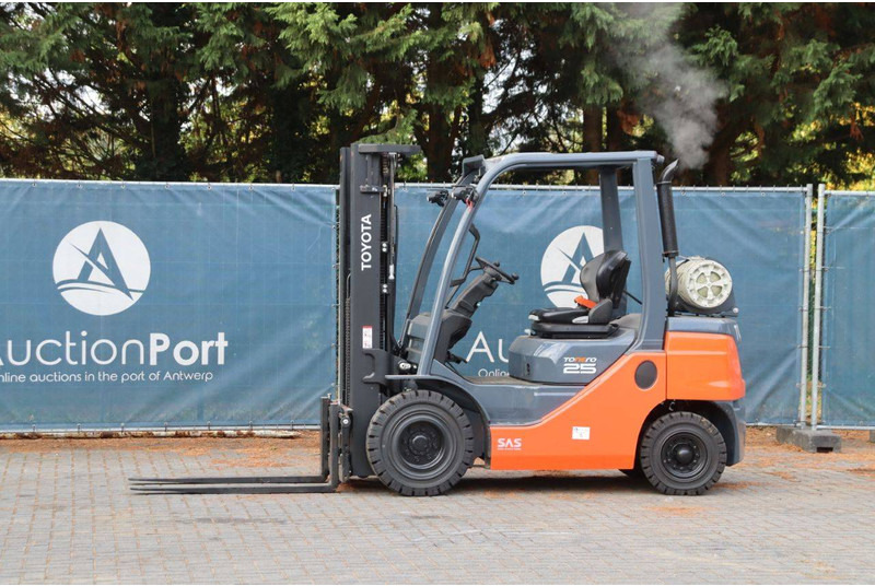 Toyota 02-8FGF25 - Газовый погрузчик: фото 1 Toyota 02-8FGF25 - Газовый погрузчик: фото 1