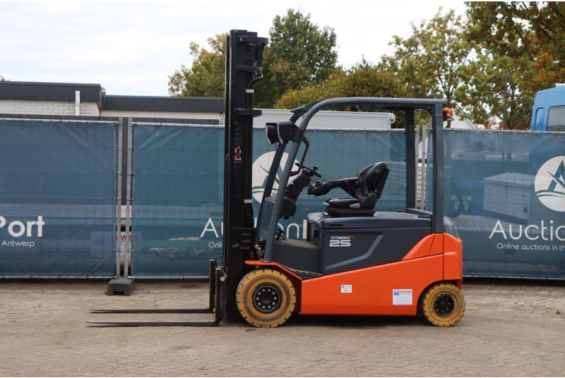 Toyota 8FBMT25 - Электропогрузчик: фото 1 Toyota 8FBMT25 - Электропогрузчик: фото 1