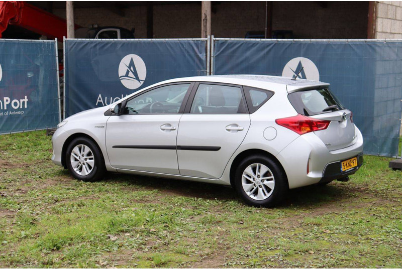 Toyota Auris - Седан: фото 3 Toyota Auris - Седан: фото 3