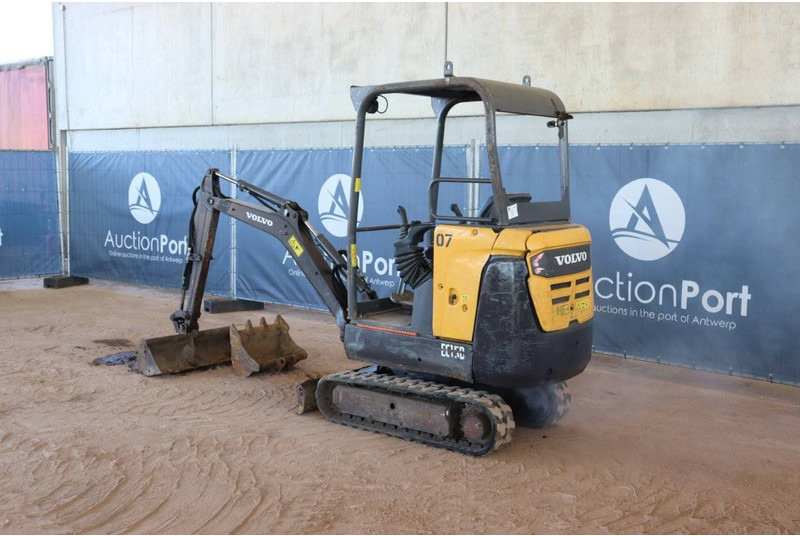 Volvo EC15D - Мини-экскаватор: фото 3 Volvo EC15D - Мини-экскаватор: фото 3