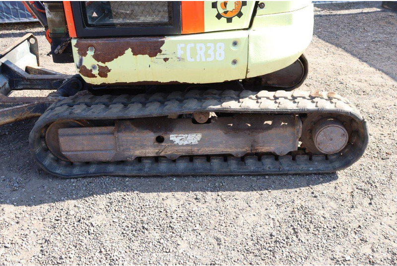 Гусеничный экскаватор Volvo ECR38: фото 17