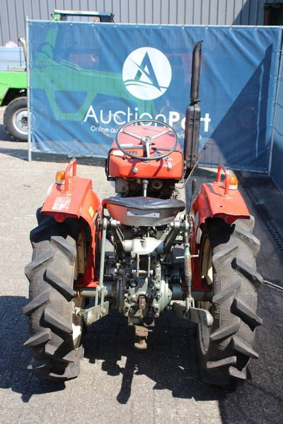 Yanmar YM2000 - Трактор: фото 4 Yanmar YM2000 - Трактор: фото 4