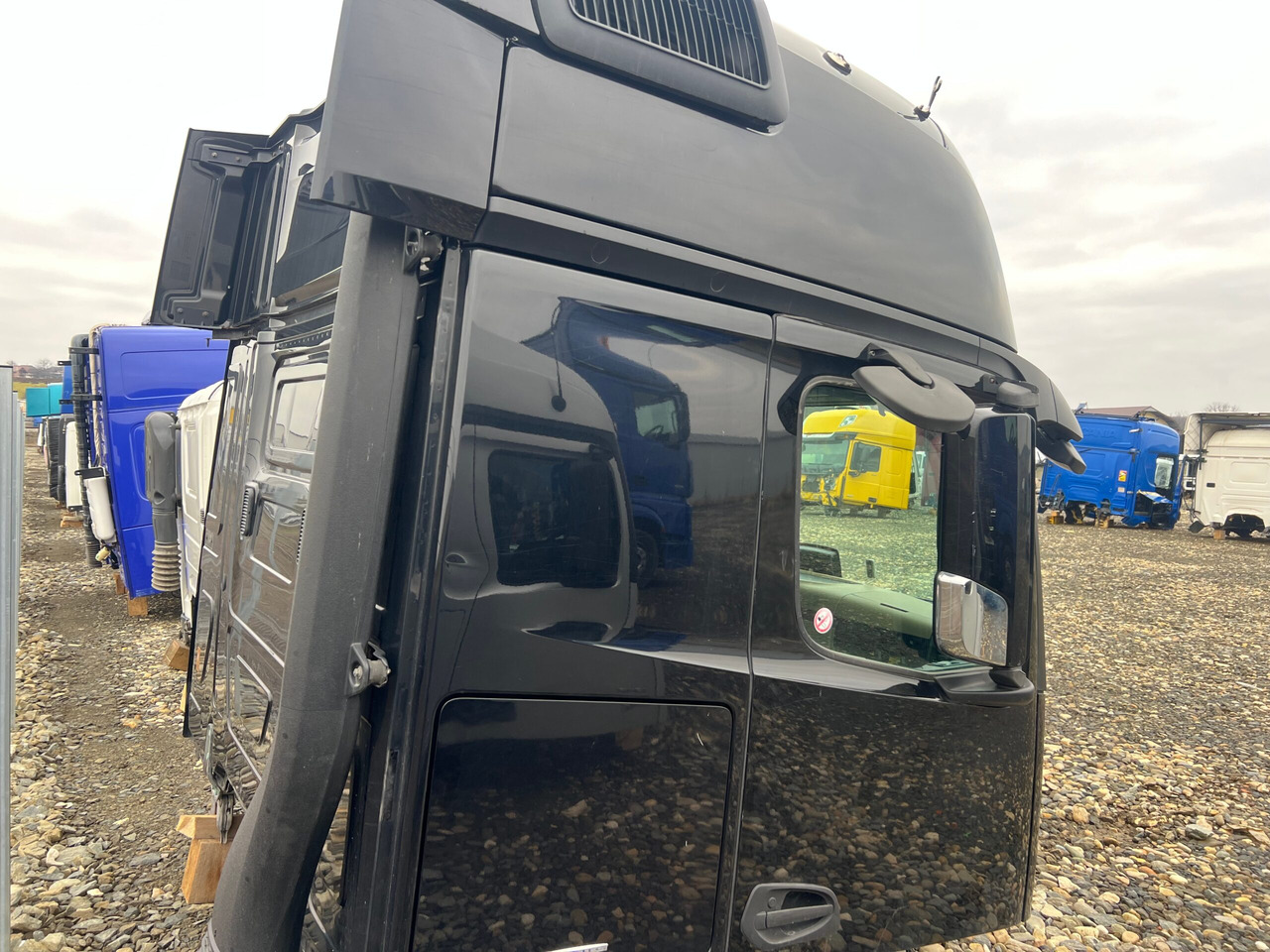 CABINA MERCEDES ACTROS MP4 GIGA SPACE - Кабина для Грузовиков: фото 5 CABINA MERCEDES ACTROS MP4 GIGA SPACE - Кабина для Грузовиков: фото 5