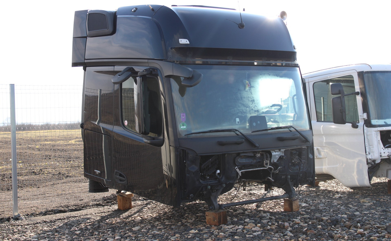 CABINA MERCEDES ACTROS MP4 GIGA SPACE - Кабина для Грузовиков: фото 2 CABINA MERCEDES ACTROS MP4 GIGA SPACE - Кабина для Грузовиков: фото 2
