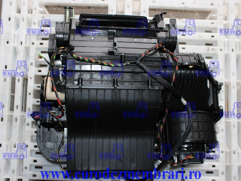 CARCASA SISTEM CLIMATIZARE MERCEDES ACTROS MP4 A9608305560 - Часть системы кондиционирования для Грузовиков: фото 2 CARCASA SISTEM CLIMATIZARE MERCEDES ACTROS MP4 A9608305560 - Часть системы кондиционирования для Грузовиков: фото 2