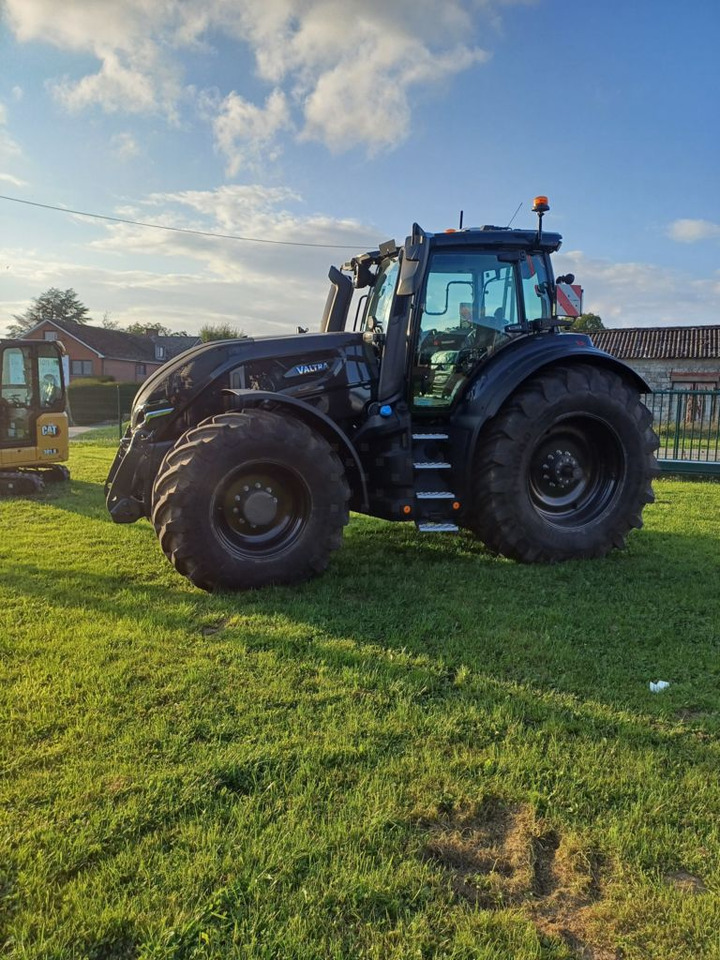 Valtra Q245 - Трактор: фото 4 Valtra Q245 - Трактор: фото 4