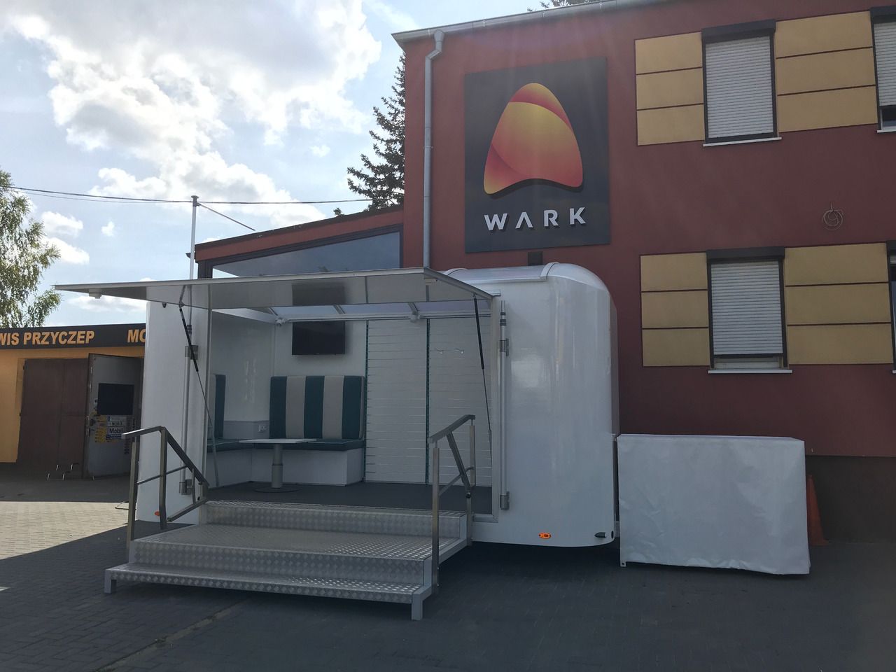 WARK EXPO 5m - Торговый прицеп: фото 1 WARK EXPO 5m - Торговый прицеп: фото 1
