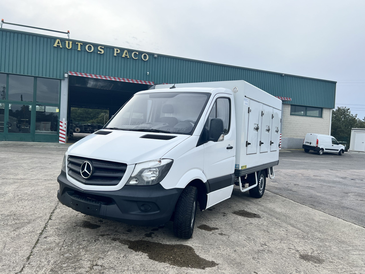 FUROGON HELADERO CON PLACAS MERCEDES Y IVECO - Фургон-рефрижератор: фото 5 FUROGON HELADERO CON PLACAS MERCEDES Y IVECO - Фургон-рефрижератор: фото 5