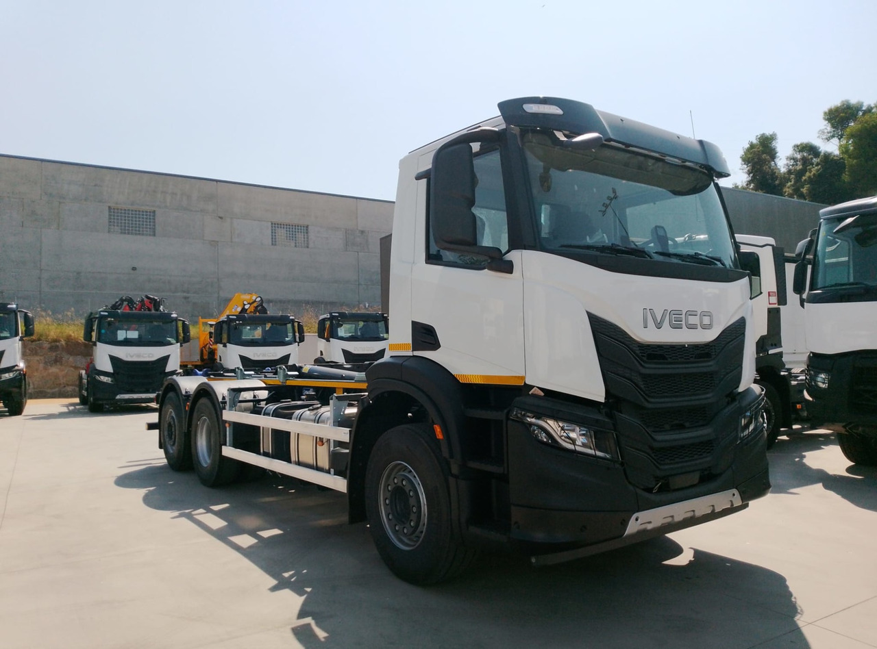IVECO AD280X40 YPS ON X-WAY E6 (Hook Equipment) - Крюковой мультилифт: фото 3 IVECO AD280X40 YPS ON X-WAY E6 (Hook Equipment) - Крюковой мультилифт: фото 3