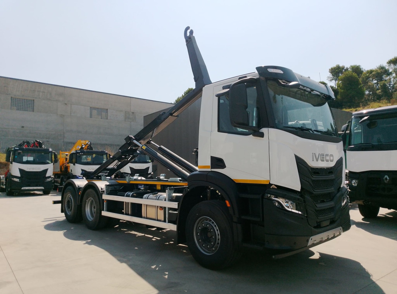 IVECO AD280X40 YPS ON X-WAY E6 (Hook Equipment) - Крюковой мультилифт: фото 1 IVECO AD280X40 YPS ON X-WAY E6 (Hook Equipment) - Крюковой мультилифт: фото 1