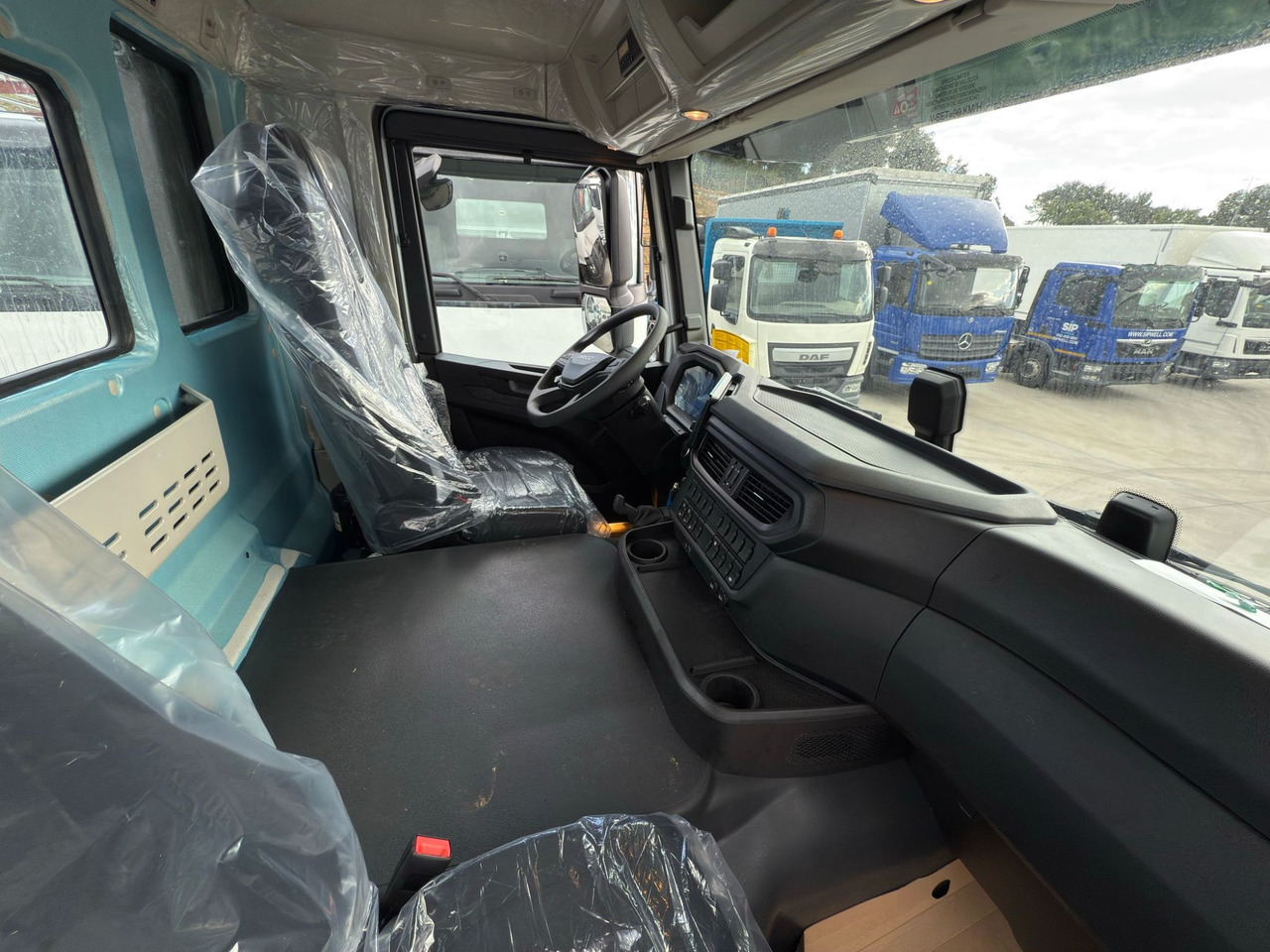 Грузовик-шасси IVECO AD380T46 6x4 E6 (Chassis): фото 9