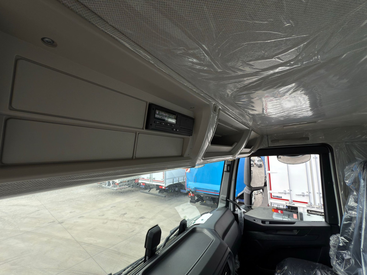 Грузовик-шасси IVECO AD380T46 6x4 E6 (Chassis): фото 8
