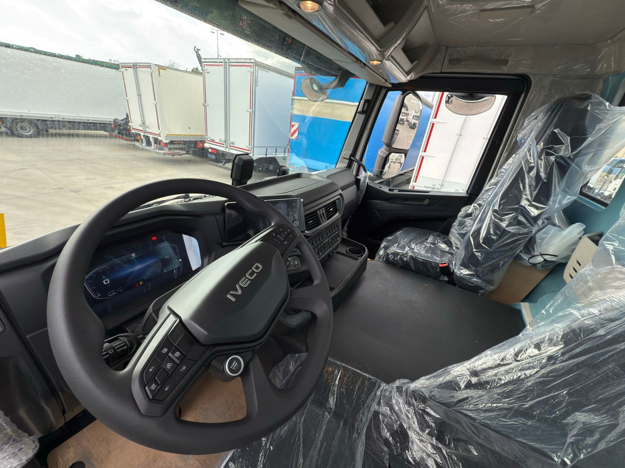 Грузовик-шасси IVECO AD380T46 6x4 E6 (Chassis): фото 6