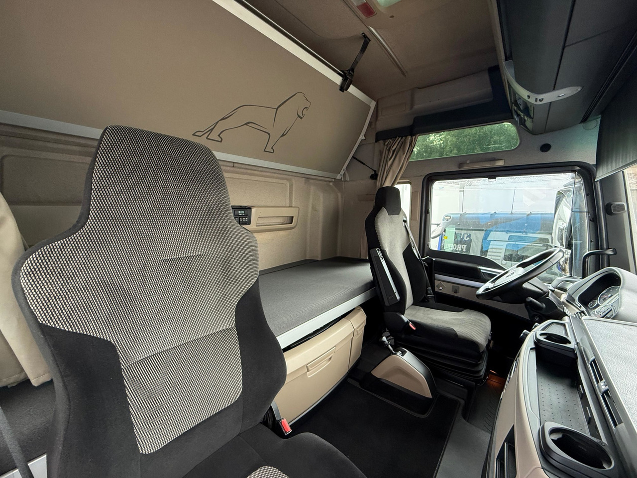 Тентованный грузовик MAN 18.430 LL TGX E6 (Tauliner): фото 9 Тентованный грузовик MAN 18.430 LL TGX E6 (Tauliner): фото 9