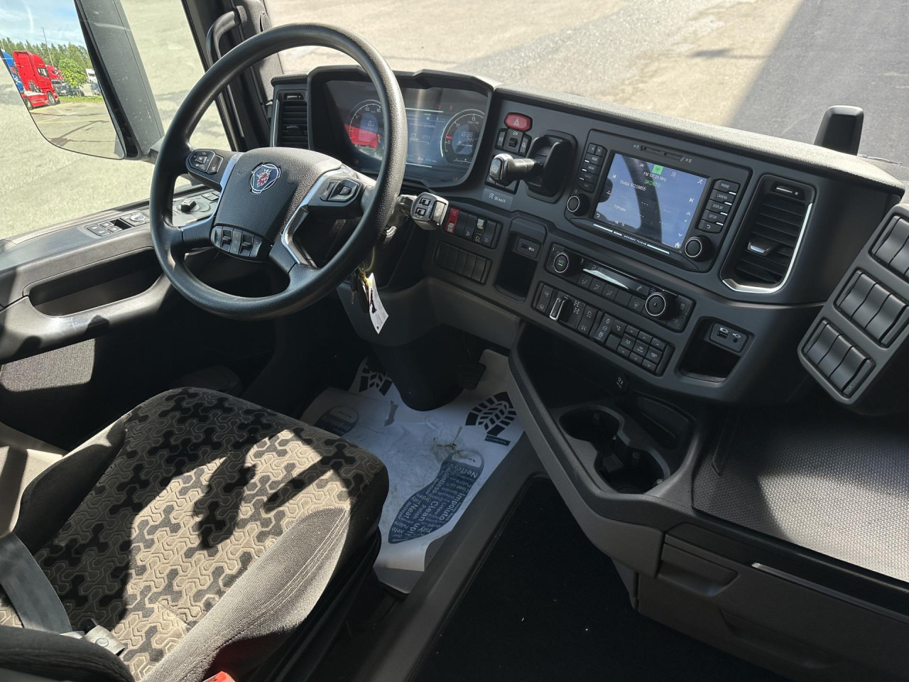 Грузовик-контейнеровоз/ Сменный кузов SCANIA R 450 B6x4HA: фото 14