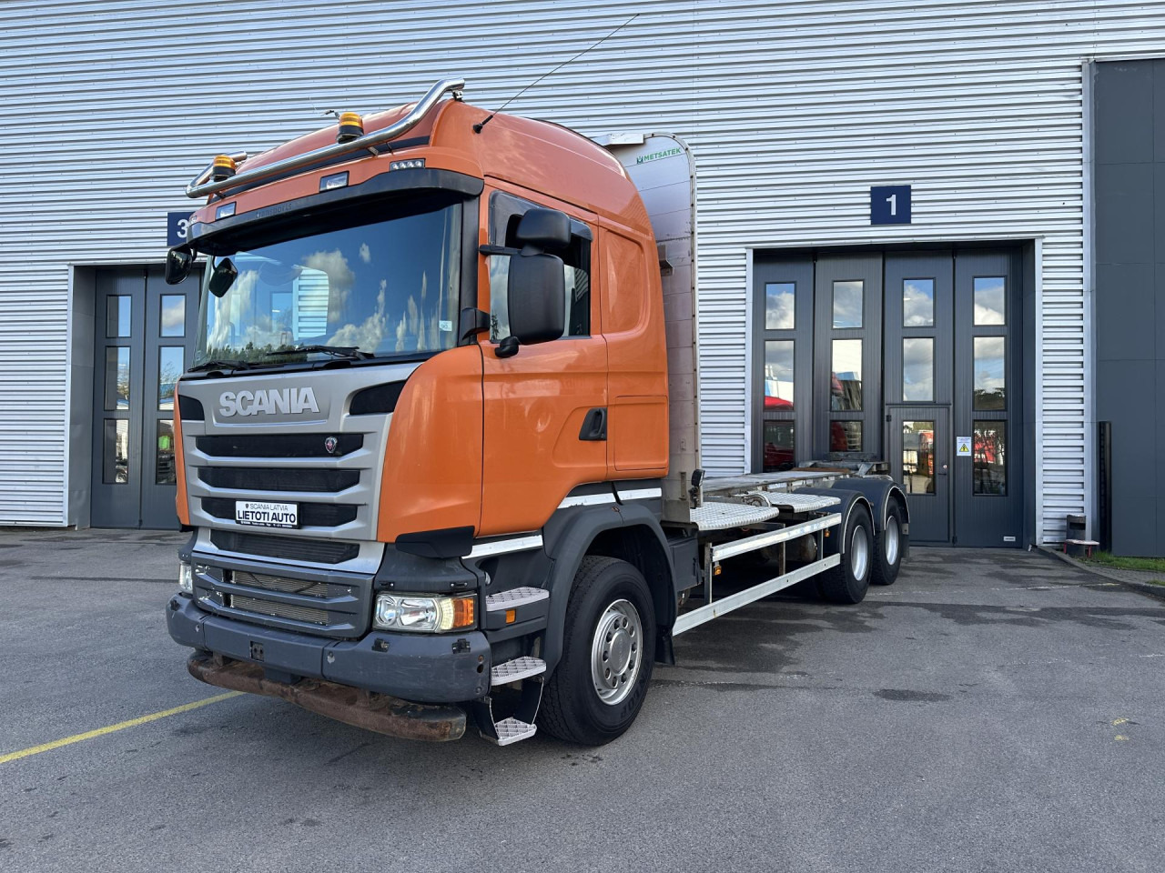 SCANIA R 450 CB6x4HHZ - Грузовик-шасси: фото 4 SCANIA R 450 CB6x4HHZ - Грузовик-шасси: фото 4