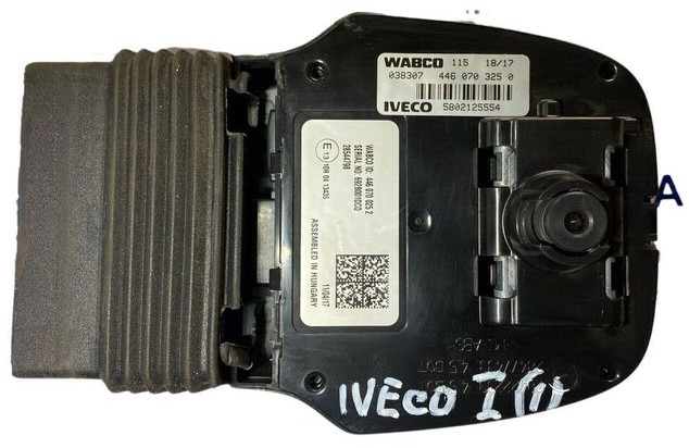 Iveco  - Кабина и интерьер: фото 1 Iveco  - Кабина и интерьер: фото 1