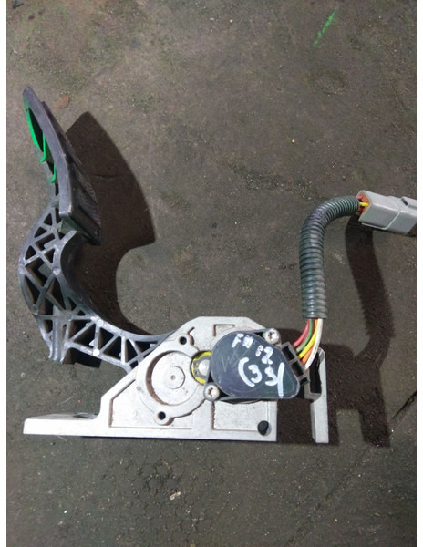 Volvo FH12 - Педаль: фото 1 Volvo FH12 - Педаль: фото 1