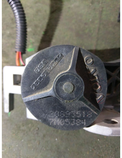 Volvo FH12 - Педаль: фото 3 Volvo FH12 - Педаль: фото 3