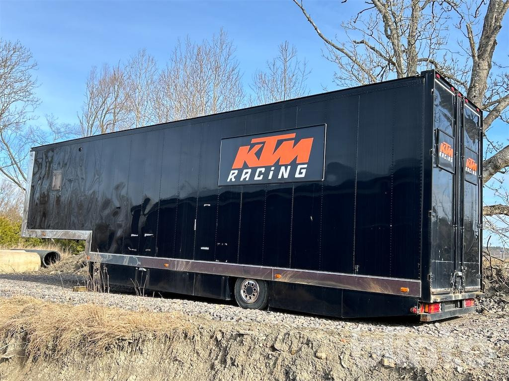 10 SLV - Полуприцеп-фургон: фото 1 10 SLV - Полуприцеп-фургон: фото 1