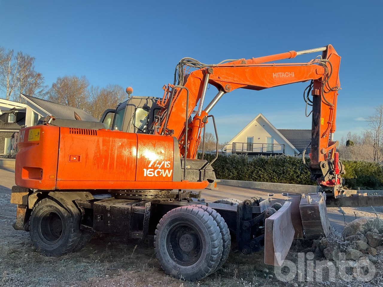 Hitachi ZX160W - Колёсный экскаватор: фото 1 Hitachi ZX160W - Колёсный экскаватор: фото 1
