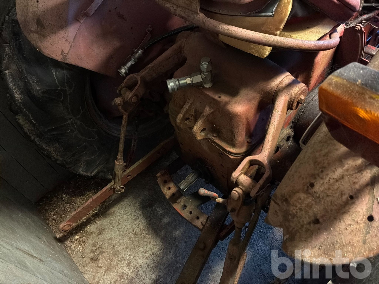 MC CORMICK B-275 - Трактор: фото 4 MC CORMICK B-275 - Трактор: фото 4