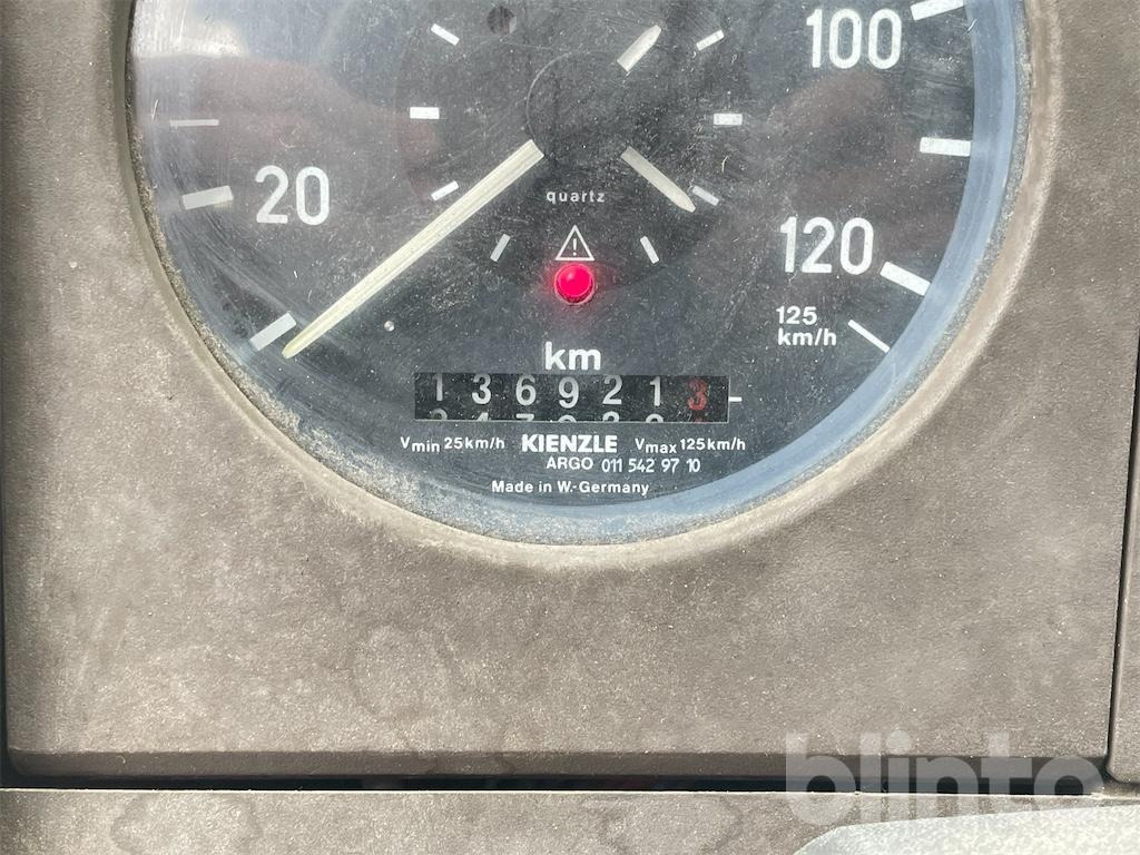 Mercedes Benz Vario 711 D (1995) - Грузовик с закрытым кузовом: фото 5 Mercedes Benz Vario 711 D (1995) - Грузовик с закрытым кузовом: фото 5