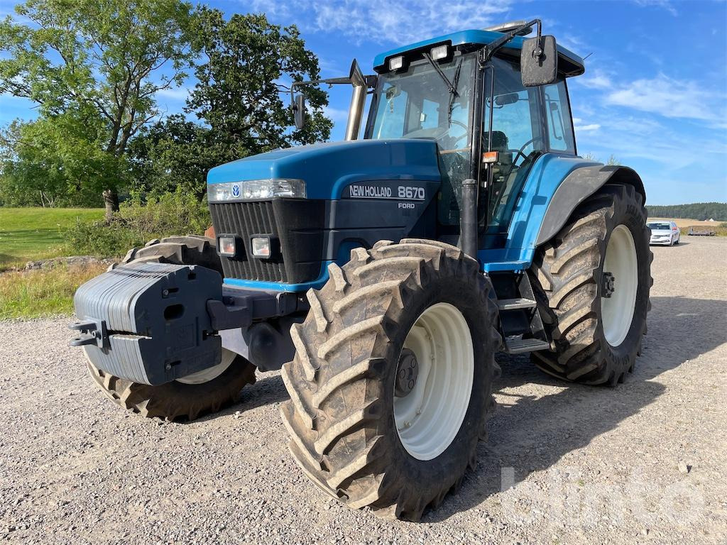NEW HOLLAND 8670 4WD - Трактор: фото 1 NEW HOLLAND 8670 4WD - Трактор: фото 1