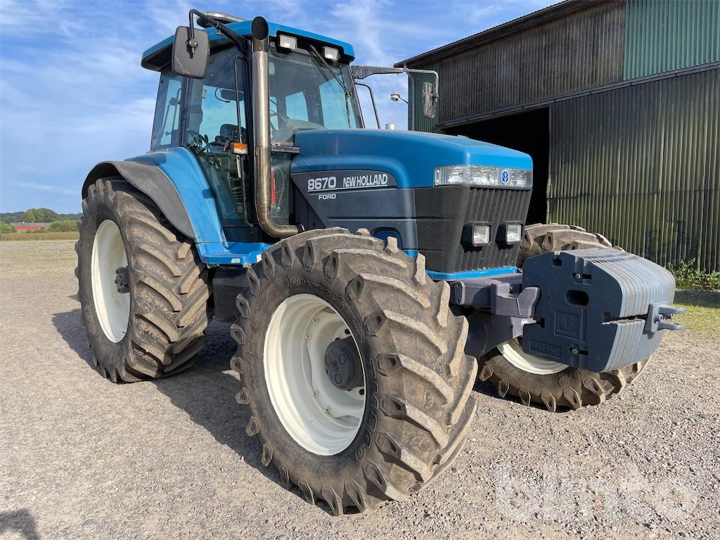 NEW HOLLAND 8670 4WD - Трактор: фото 2 NEW HOLLAND 8670 4WD - Трактор: фото 2