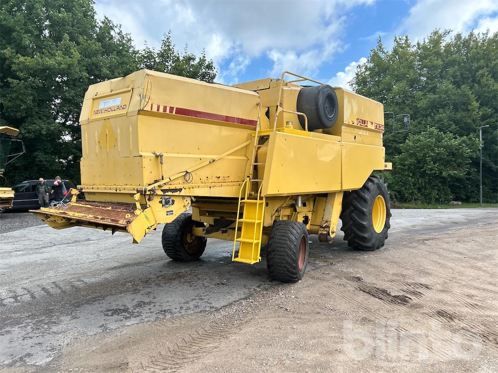 New Holland TX34 (1990) - Зерноуборочный комбайн: фото 3 New Holland TX34 (1990) - Зерноуборочный комбайн: фото 3