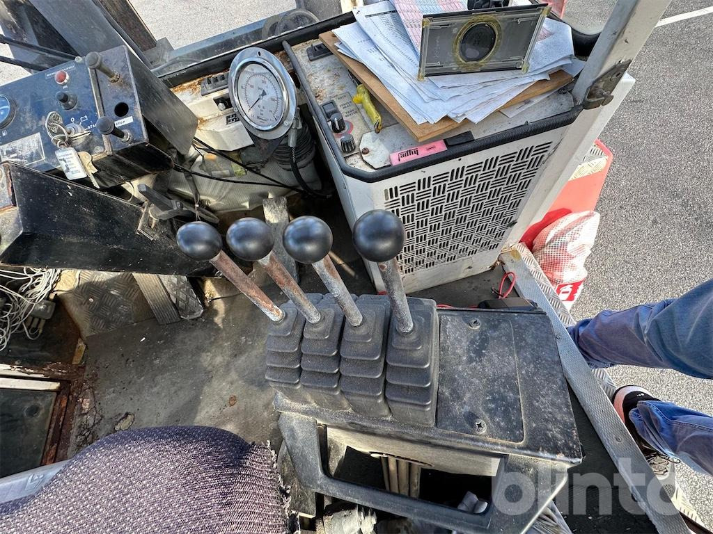 Вилочный погрузчик Svetruck 16 120-38: фото 41