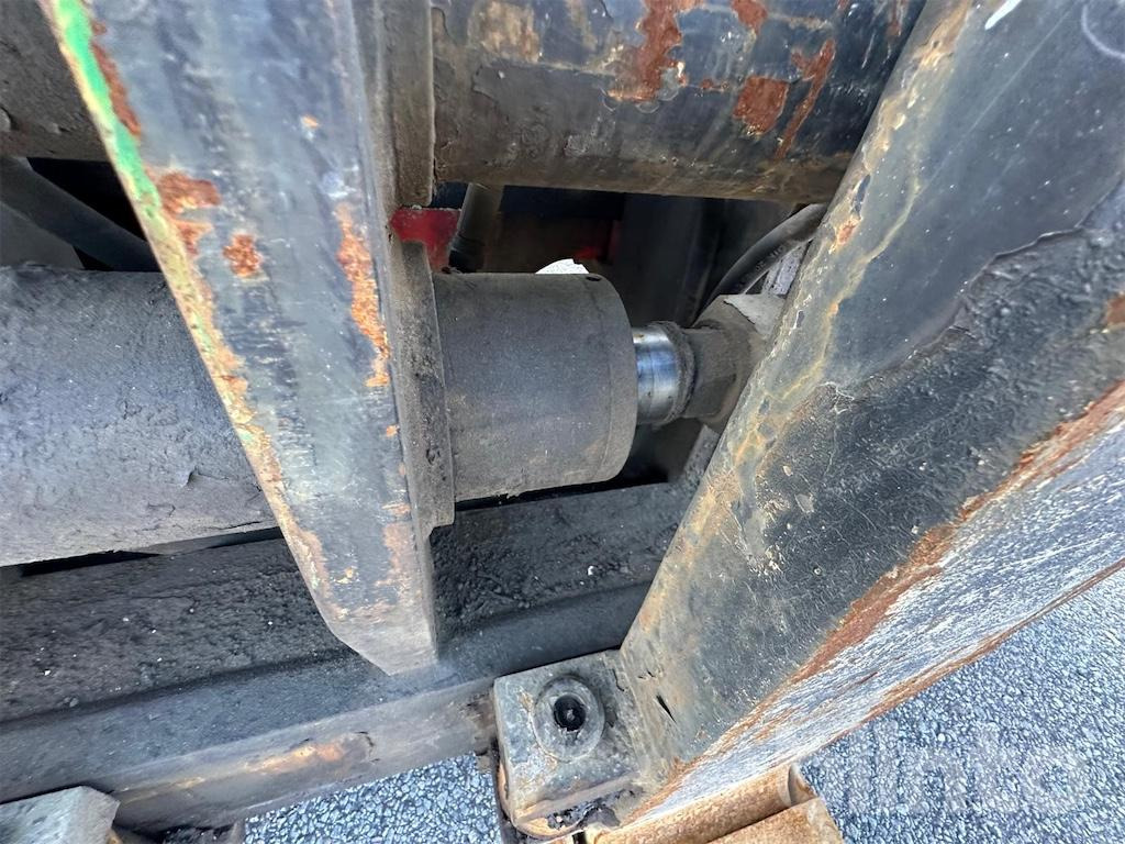 Вилочный погрузчик Svetruck 16 120-38: фото 23