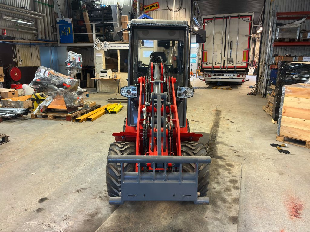 Trejon Flexitrac 1126 - Мини-погрузчик с бортовым поворотом: фото 2 Trejon Flexitrac 1126 - Мини-погрузчик с бортовым поворотом: фото 2