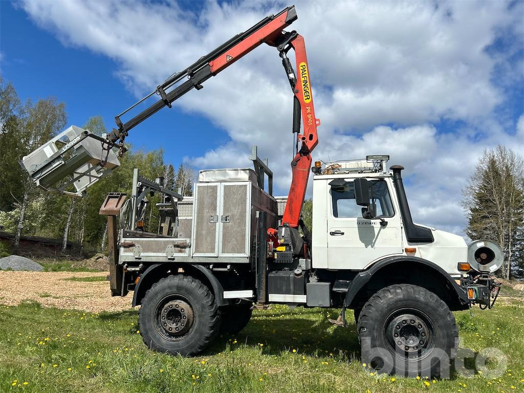 UNIMOG U 2150 L 4X4 med kran / personkorg / grävaggregat - Автоманипулятор: фото 4 UNIMOG U 2150 L 4X4 med kran / personkorg / grävaggregat - Автоманипулятор: фото 4