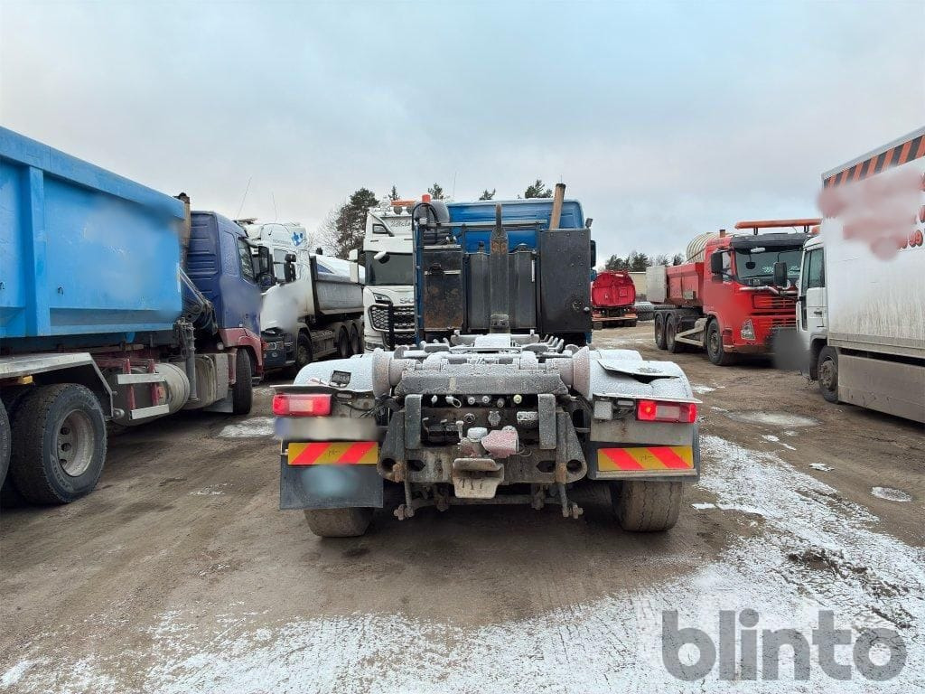 VOLVO FH 420 6*2 - Крюковой мультилифт: фото 5 VOLVO FH 420 6*2 - Крюковой мультилифт: фото 5