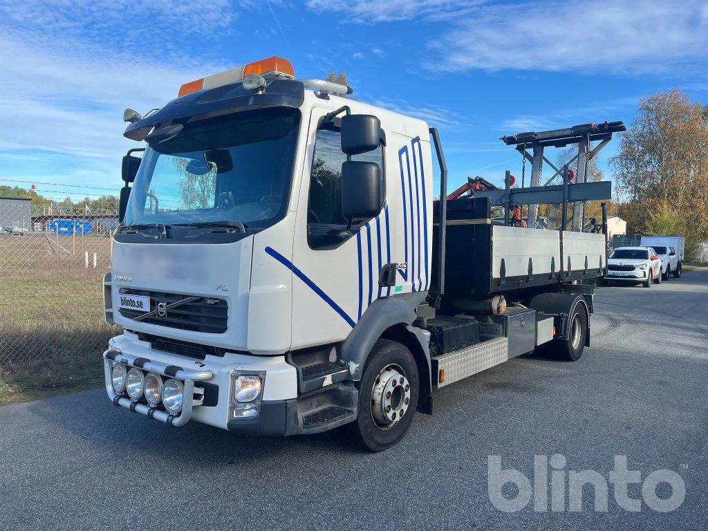 VOLVO FL-240 4*2 - Крюковой мультилифт: фото 1 VOLVO FL-240 4*2 - Крюковой мультилифт: фото 1