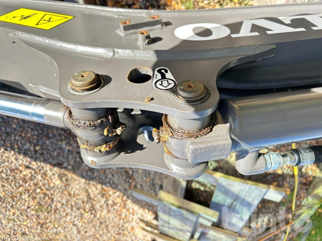 Мини-экскаватор Volvo EC18 E: фото 20