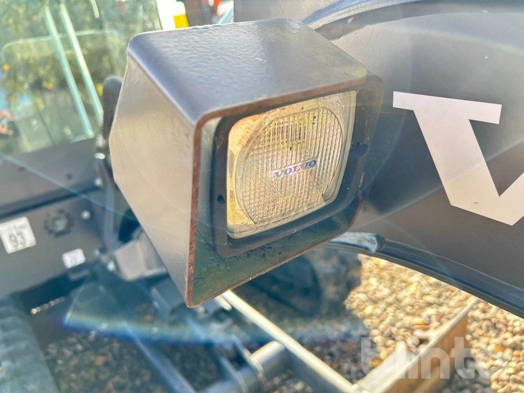 Мини-экскаватор Volvo EC18 E: фото 30