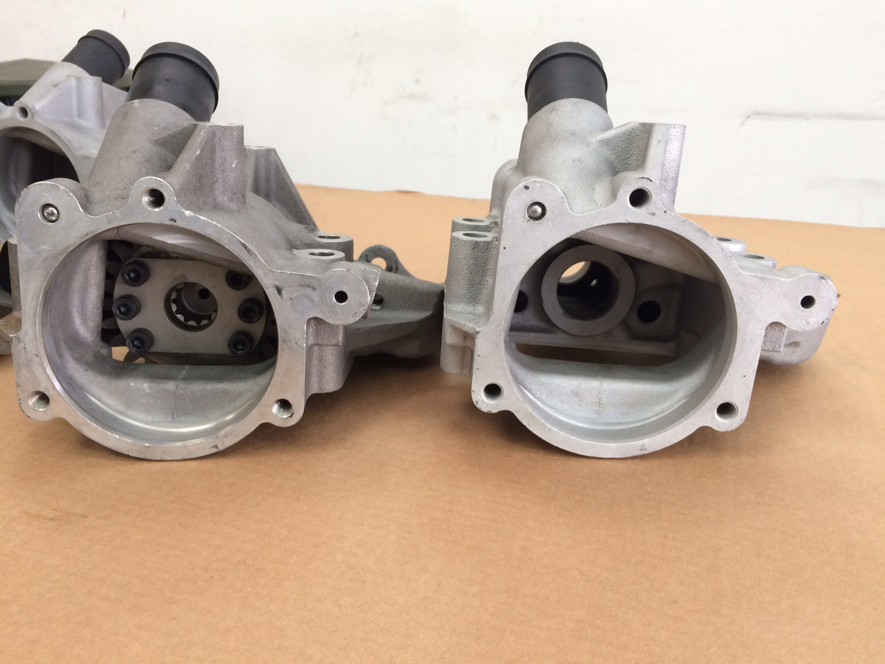 CARCASSA RIDUTTORE PER POMPA CARBURANTE ALTA PRESSIONE - MOTORI MAN D2066 / D2676 - Топливный насос для Грузовиков: фото 4 CARCASSA RIDUTTORE PER POMPA CARBURANTE ALTA PRESSIONE - MOTORI MAN D2066 / D2676 - Топливный насос для Грузовиков: фото 4