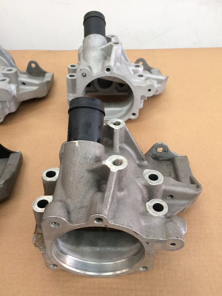 CARCASSA RIDUTTORE PER POMPA CARBURANTE ALTA PRESSIONE - MOTORI MAN D2066 / D2676 - Топливный насос для Грузовиков: фото 2 CARCASSA RIDUTTORE PER POMPA CARBURANTE ALTA PRESSIONE - MOTORI MAN D2066 / D2676 - Топливный насос для Грузовиков: фото 2