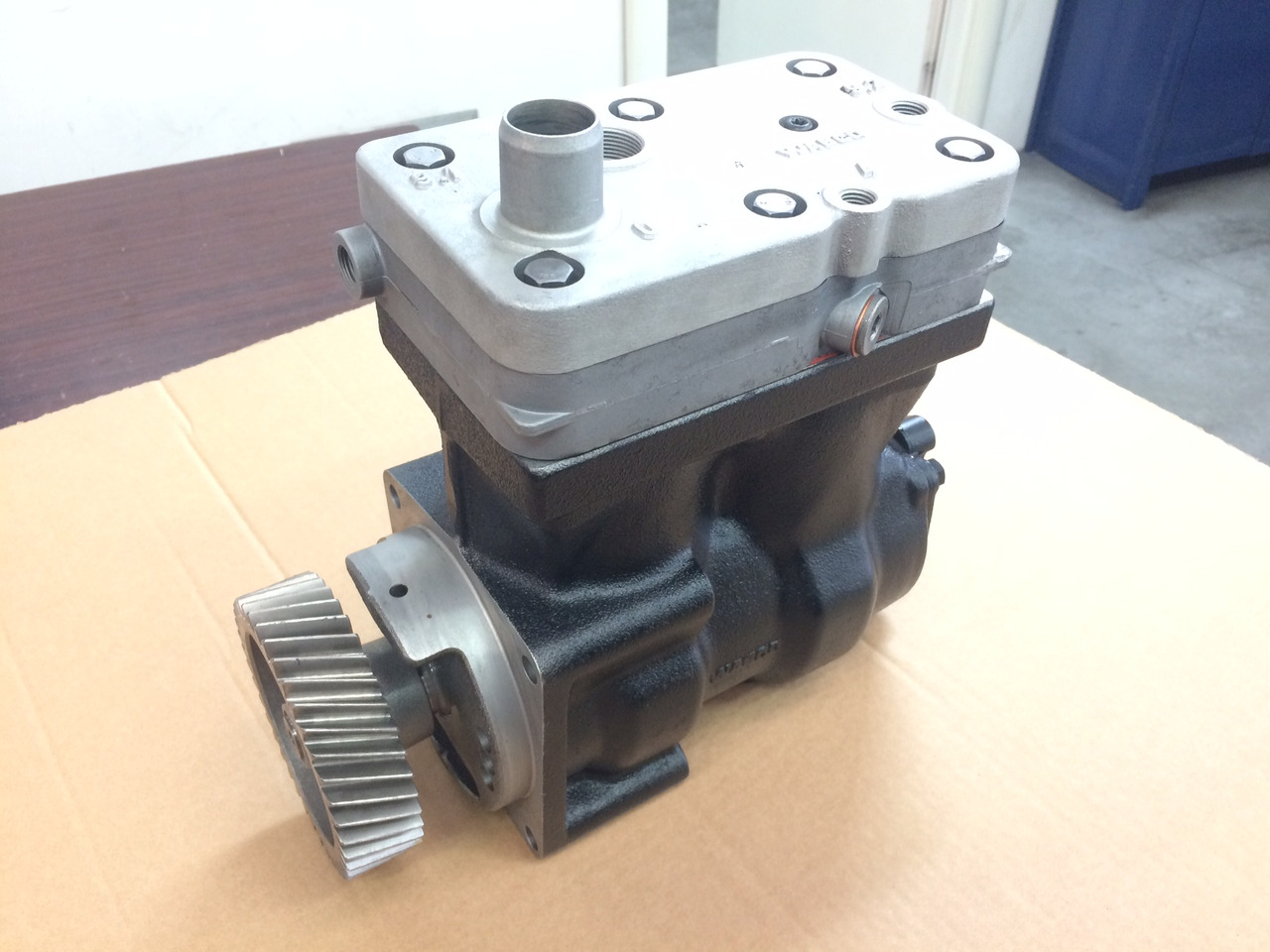 COMPRESSORE ARIA BICILINDRICO MOTORE MERCEDES OM906 - Воздушный компрессор: фото 4 COMPRESSORE ARIA BICILINDRICO MOTORE MERCEDES OM906 - Воздушный компрессор: фото 4