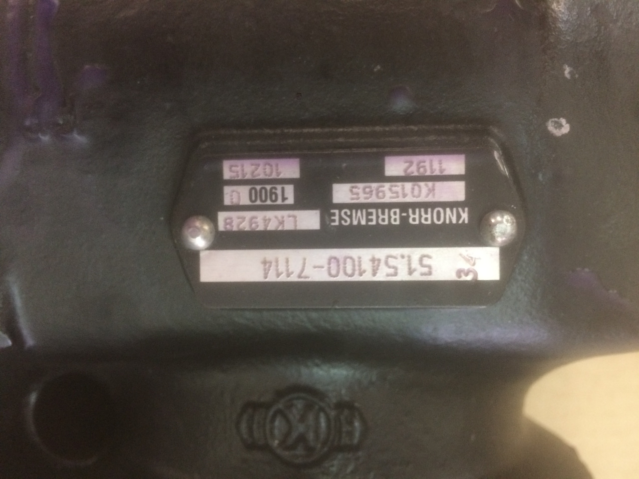 COMPRESSORE ARIA BICILINDRICO SENZA PRESA DI FORZA MAN / KNORR - Воздушный компрессор: фото 4 COMPRESSORE ARIA BICILINDRICO SENZA PRESA DI FORZA MAN / KNORR - Воздушный компрессор: фото 4