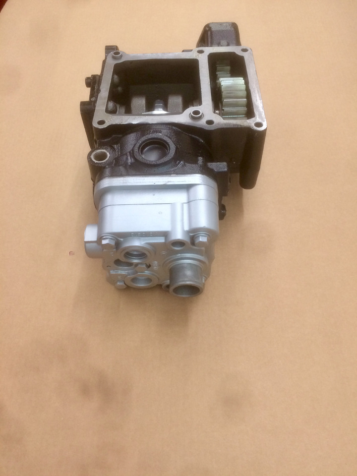 COMPRESSORE ARIA MONOCILINDRICO CON PRESA DI FORZA MAN / KNORR - Воздушный компрессор: фото 5 COMPRESSORE ARIA MONOCILINDRICO CON PRESA DI FORZA MAN / KNORR - Воздушный компрессор: фото 5