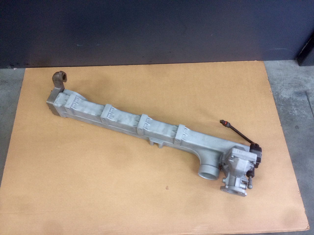 MODULO EGR (modulo ricircolo gas di scarico) - Motori MAN D2866 / D2876 - Euro 3 - RIF. MAN 51081007026 - 51081007027 - 51081007028 - 51081007089 - Радиатор EGR: фото 3 MODULO EGR (modulo ricircolo gas di scarico) - Motori MAN D2866 / D2876 - Euro 3 - RIF. MAN 51081007026 - 51081007027 - 51081007028 - 51081007089 - Радиатор EGR: фото 3