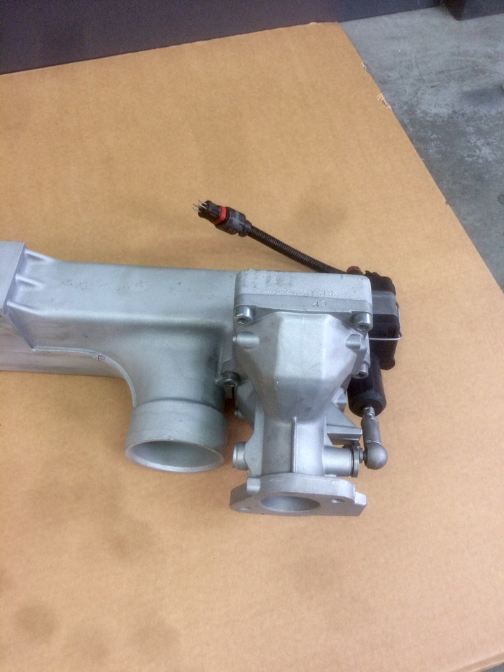 MODULO EGR (modulo ricircolo gas di scarico) - Motori MAN D2866 / D2876 - Euro 3 - RIF. MAN 51081007026 - 51081007027 - 51081007028 - 51081007089 - Радиатор EGR: фото 4 MODULO EGR (modulo ricircolo gas di scarico) - Motori MAN D2866 / D2876 - Euro 3 - RIF. MAN 51081007026 - 51081007027 - 51081007028 - 51081007089 - Радиатор EGR: фото 4