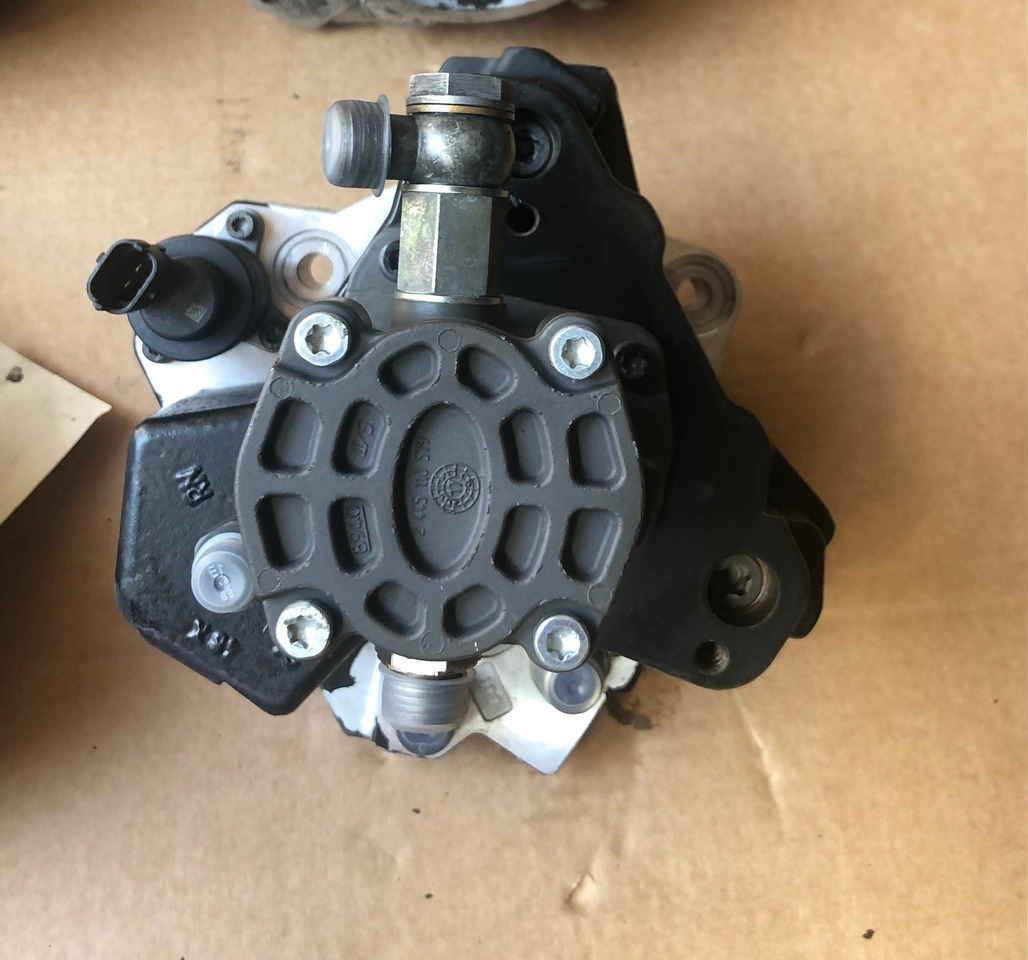 POMPA AD ALTA PRESSIONE BOSCH 0986437383 - Топливный насос для Грузовиков: фото 4 POMPA AD ALTA PRESSIONE BOSCH 0986437383 - Топливный насос для Грузовиков: фото 4