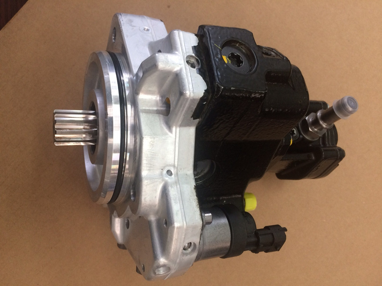 POMPA CARBURANTE ALTA PRESSIONE CP3.4+ / MOTORI MAN D2066 - D2676 - Топливный насос для Грузовиков: фото 2 POMPA CARBURANTE ALTA PRESSIONE CP3.4+ / MOTORI MAN D2066 - D2676 - Топливный насос для Грузовиков: фото 2